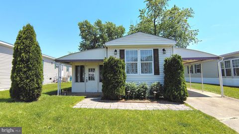 Homes For Sale - 3617 Dahlia Lane<br/> MIDDLE RIVER, MD 21220