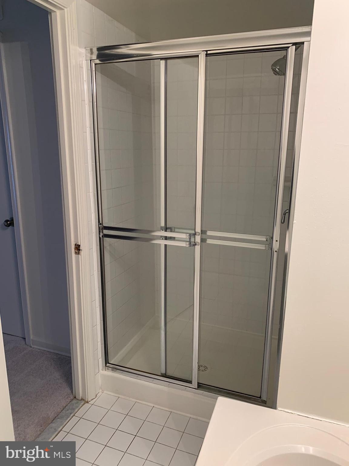 COLONY PARK - Residential Lease