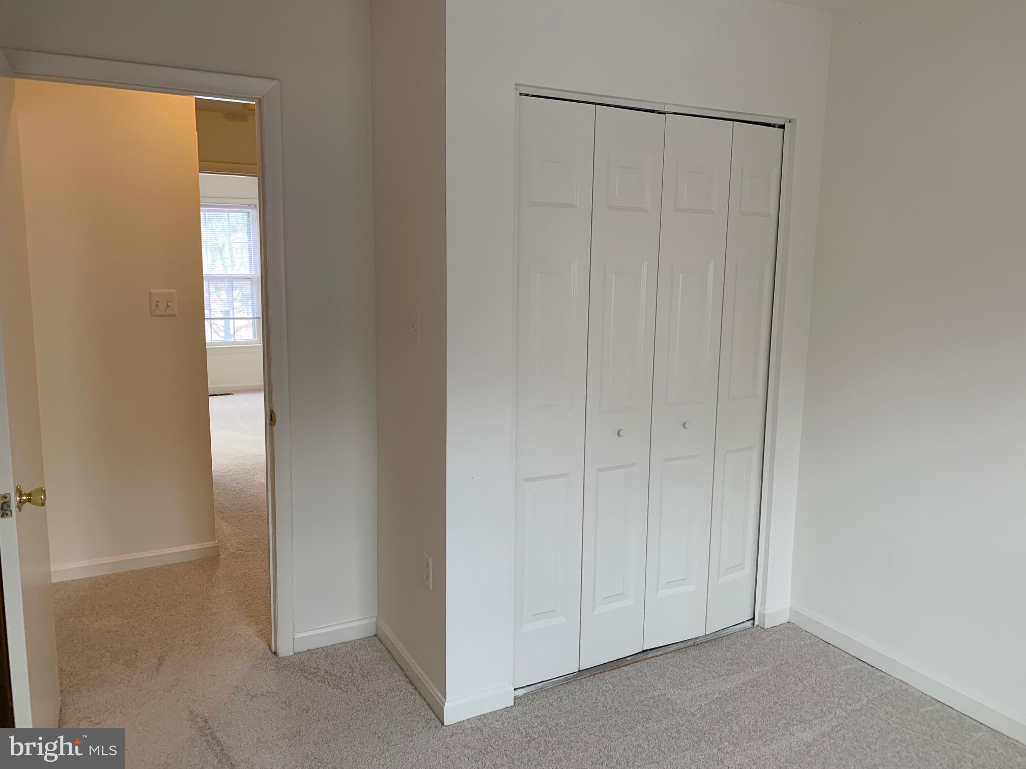 COLONY PARK - Residential Lease