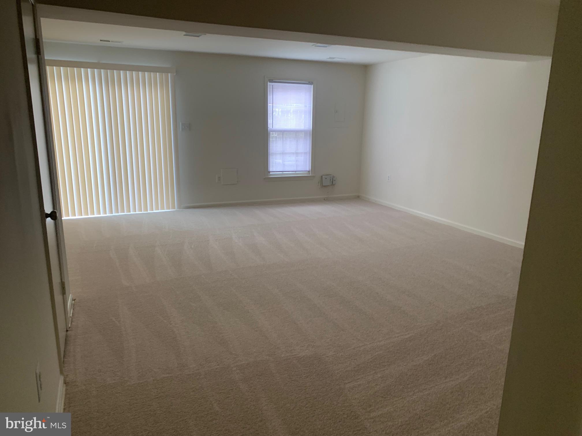 COLONY PARK - Residential Lease