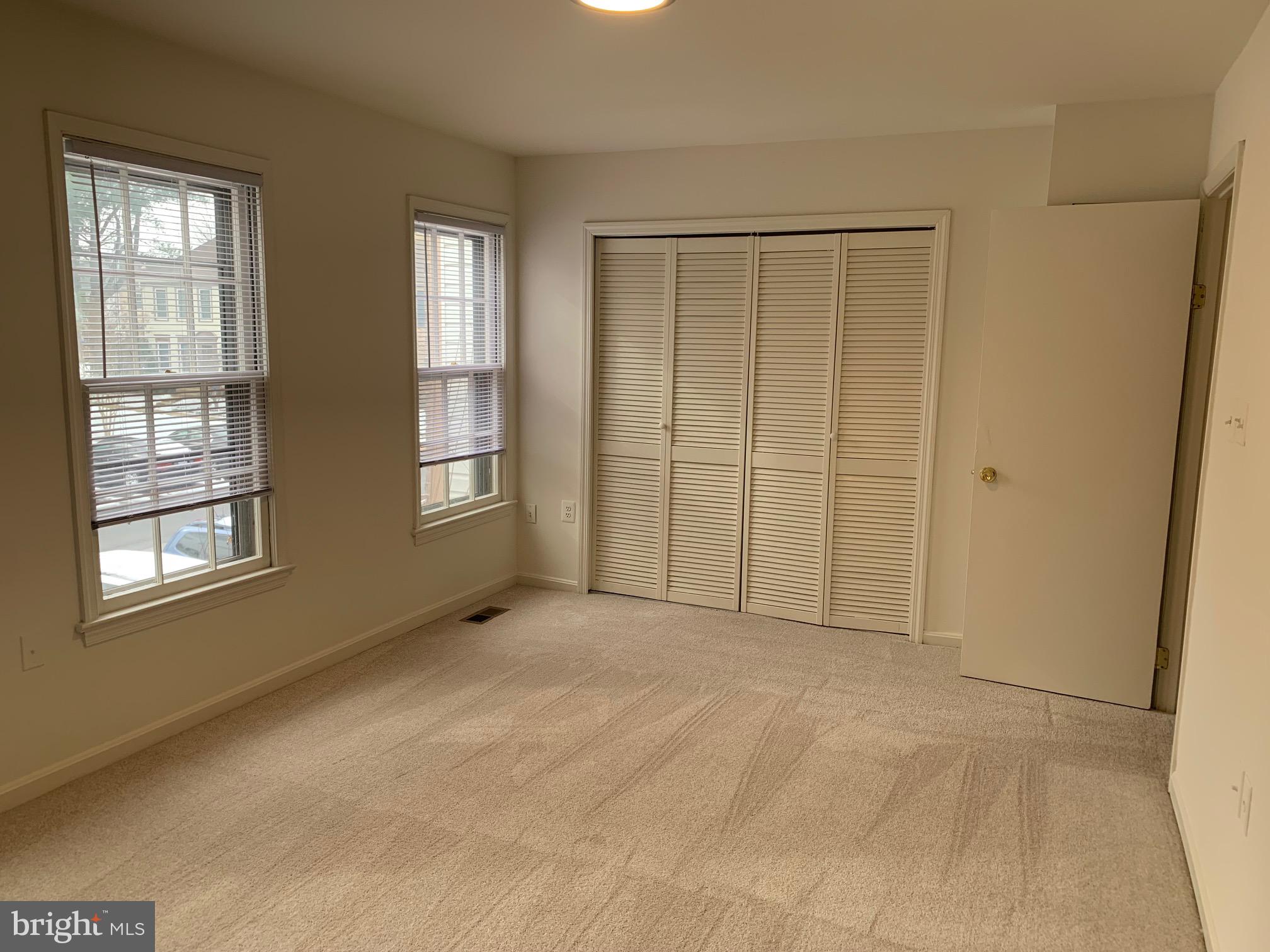 COLONY PARK - Residential Lease