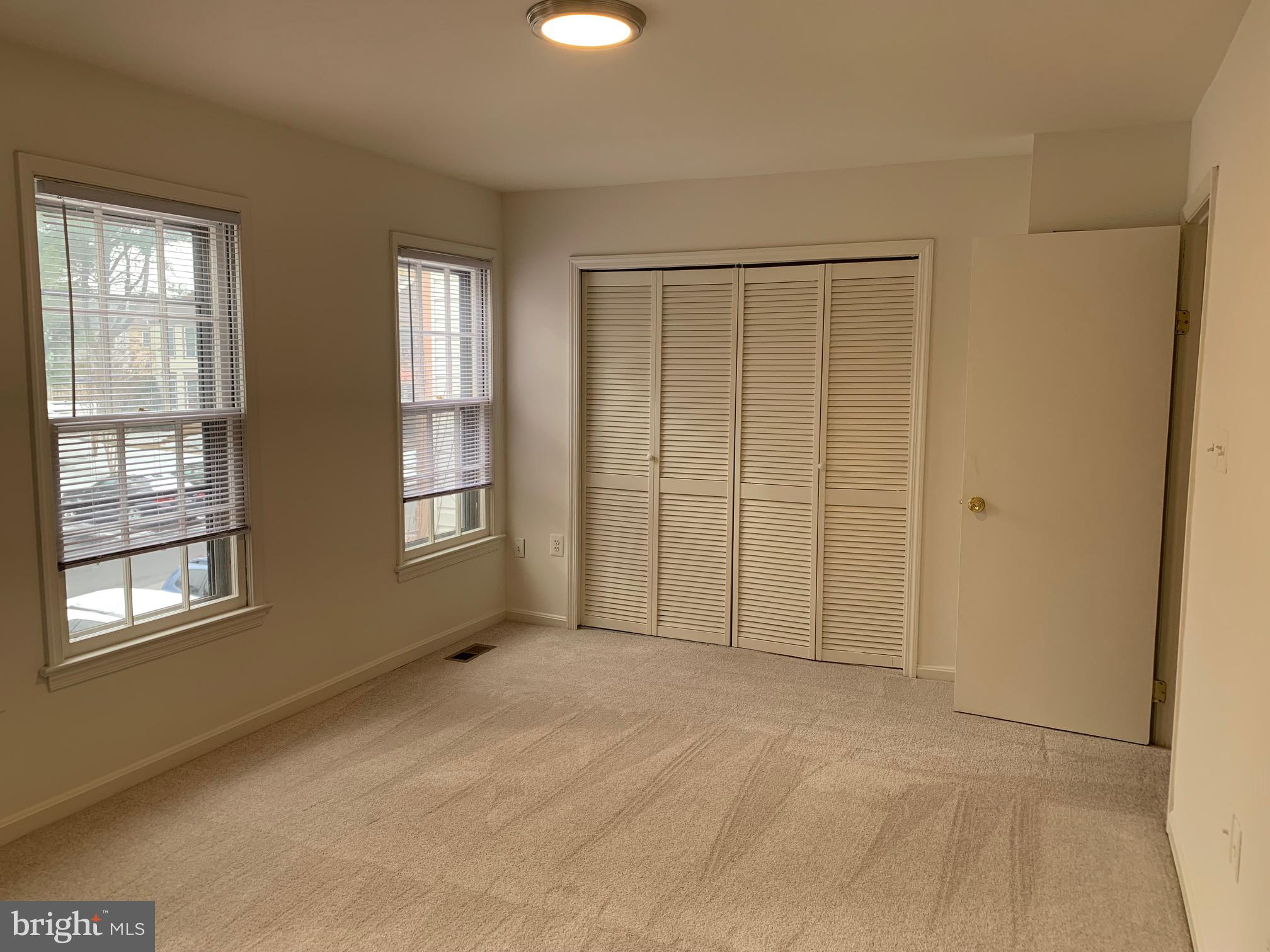 COLONY PARK - Residential Lease