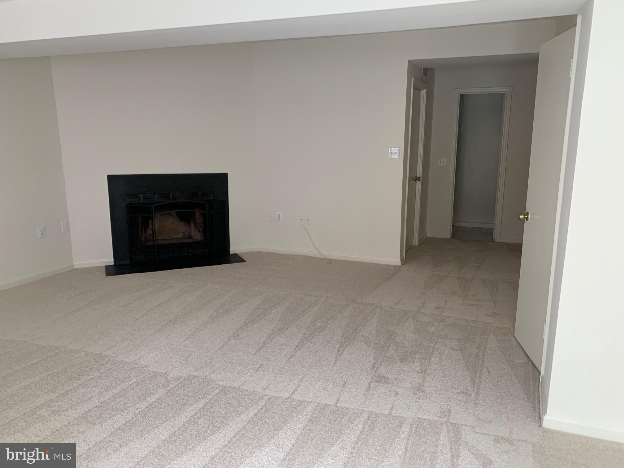 COLONY PARK - Residential Lease