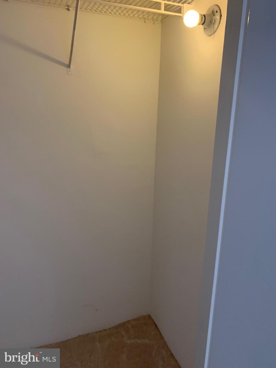 COLONY PARK - Residential Lease