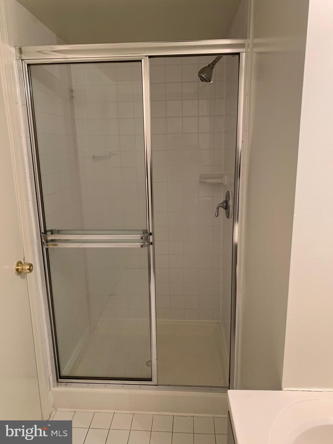 COLONY PARK - Residential Lease