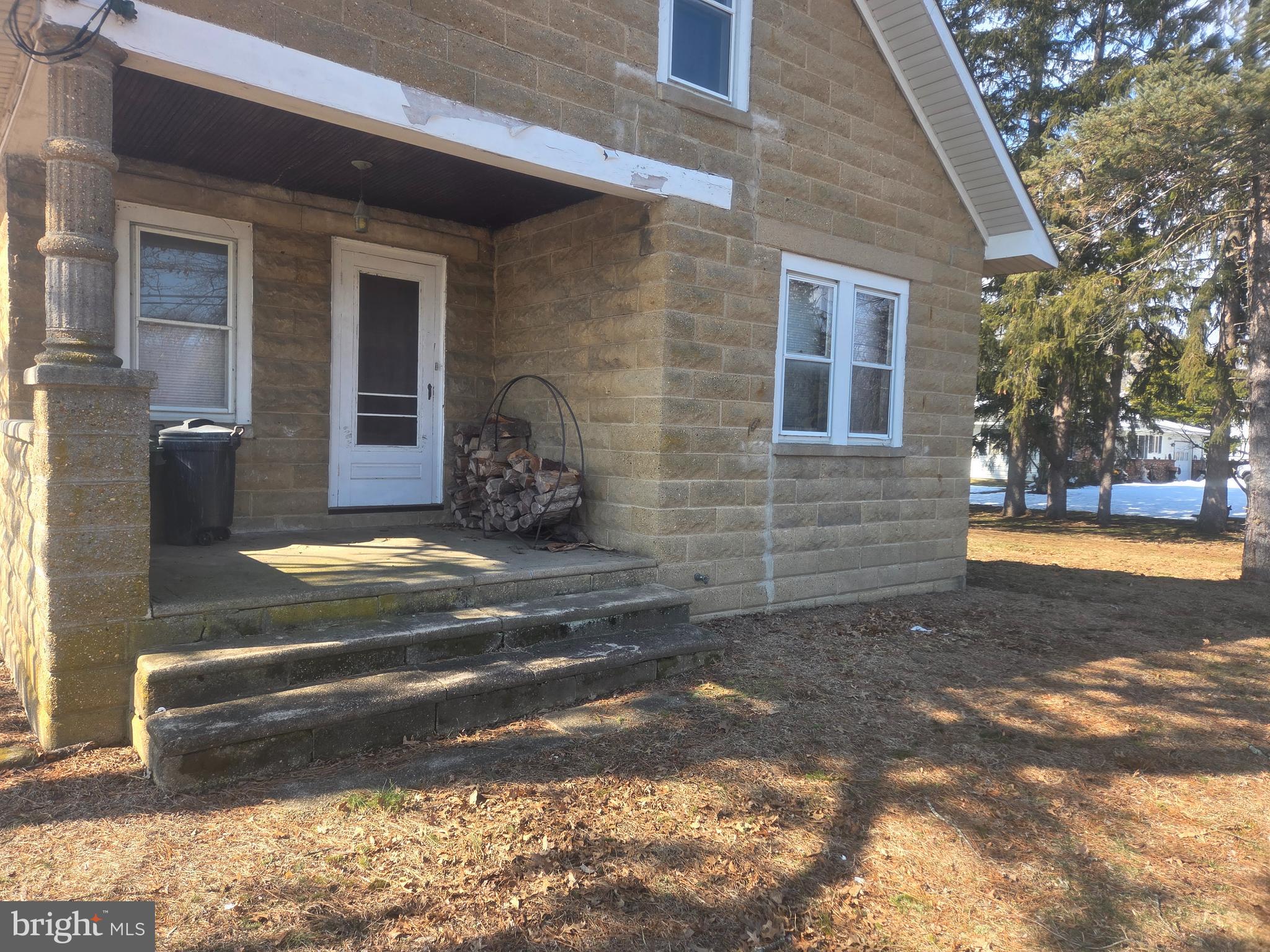 4881 CROSS-HAM SQUARE