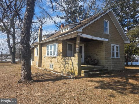 Homes For Sale - 4881 Cross-ham Square<br/> HAMILTON, NJ 08691