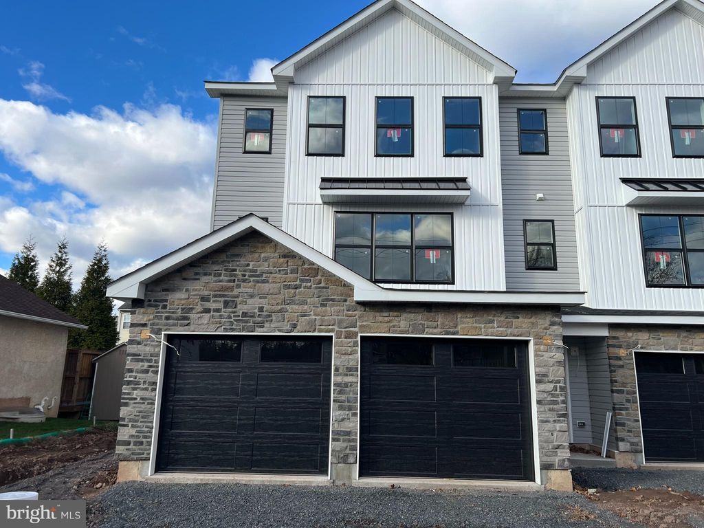 Photo of 51 - W Clymer, SELLERSVILLE, PA 18960 (MLS # PABU2111214)