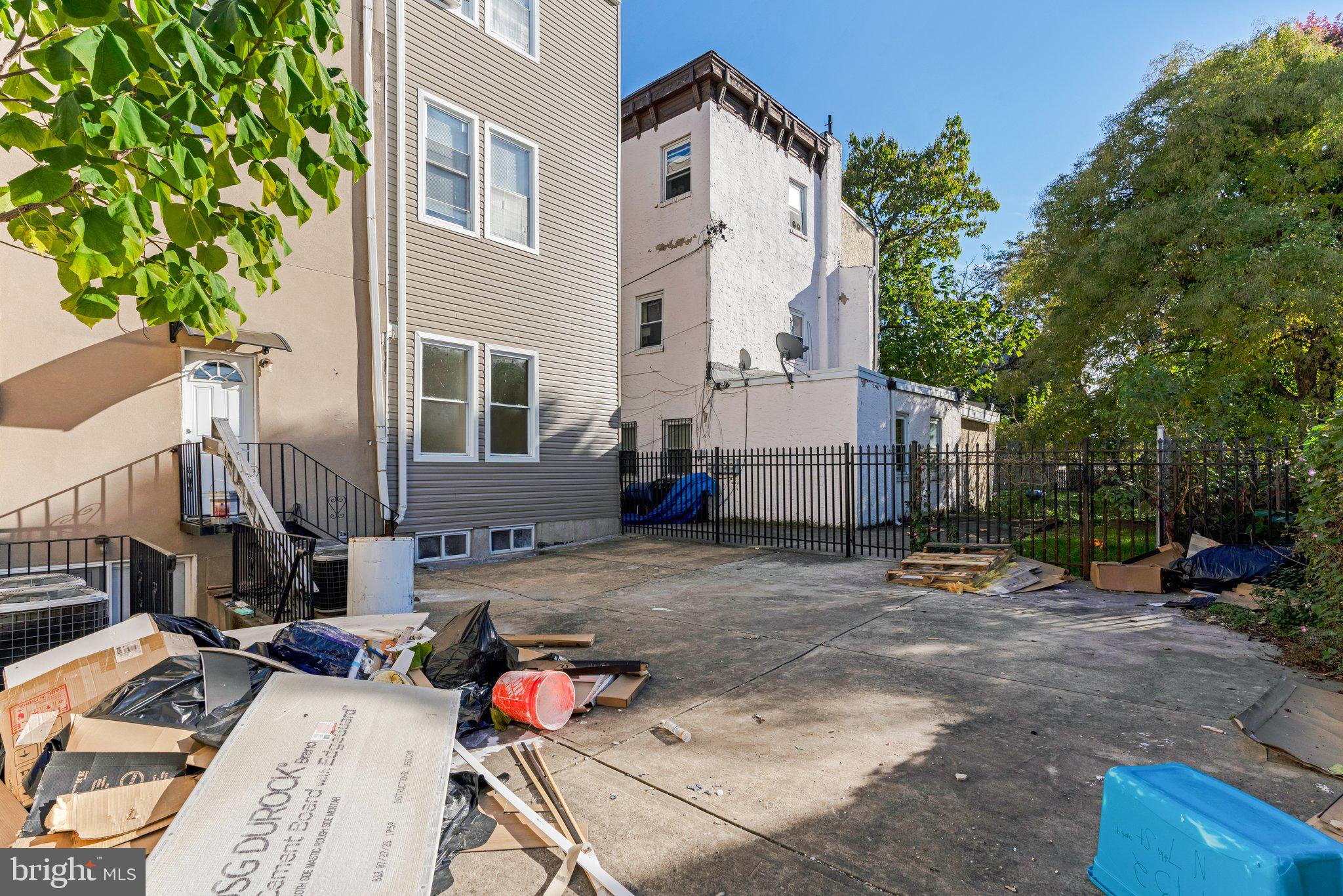 TEMPLE UNIVERSITY - Residential Lease