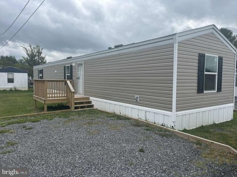 47 SAINT CLAIRS VILLAGE MORGANTOWN WV 26505