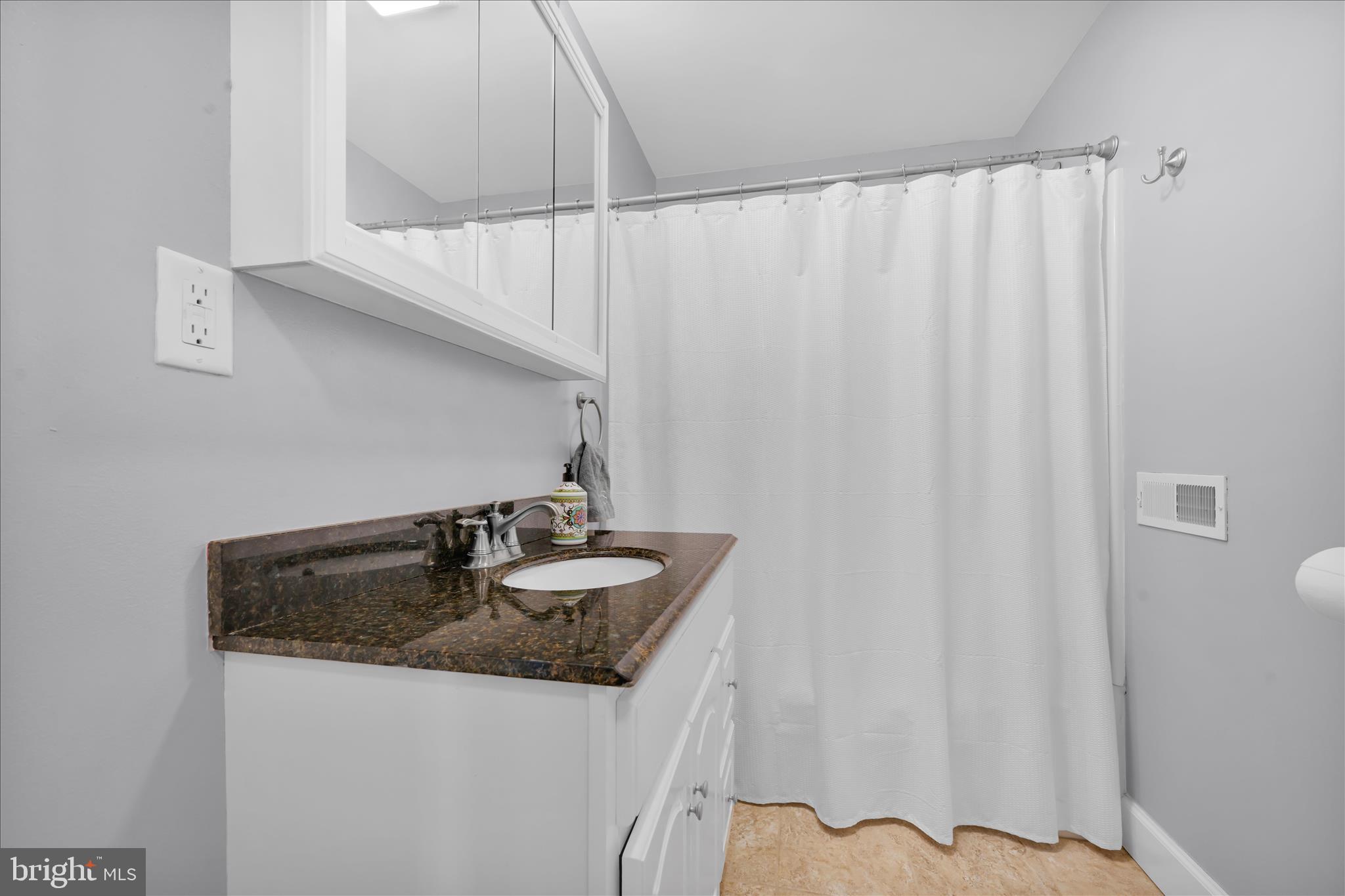 CRESSWELL ACRES - Residential