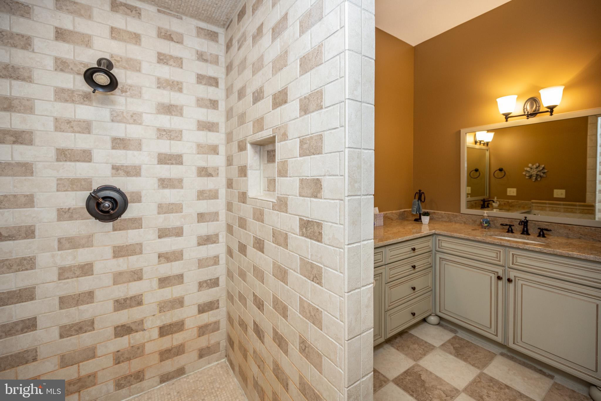 SANDY BEACH - Residential