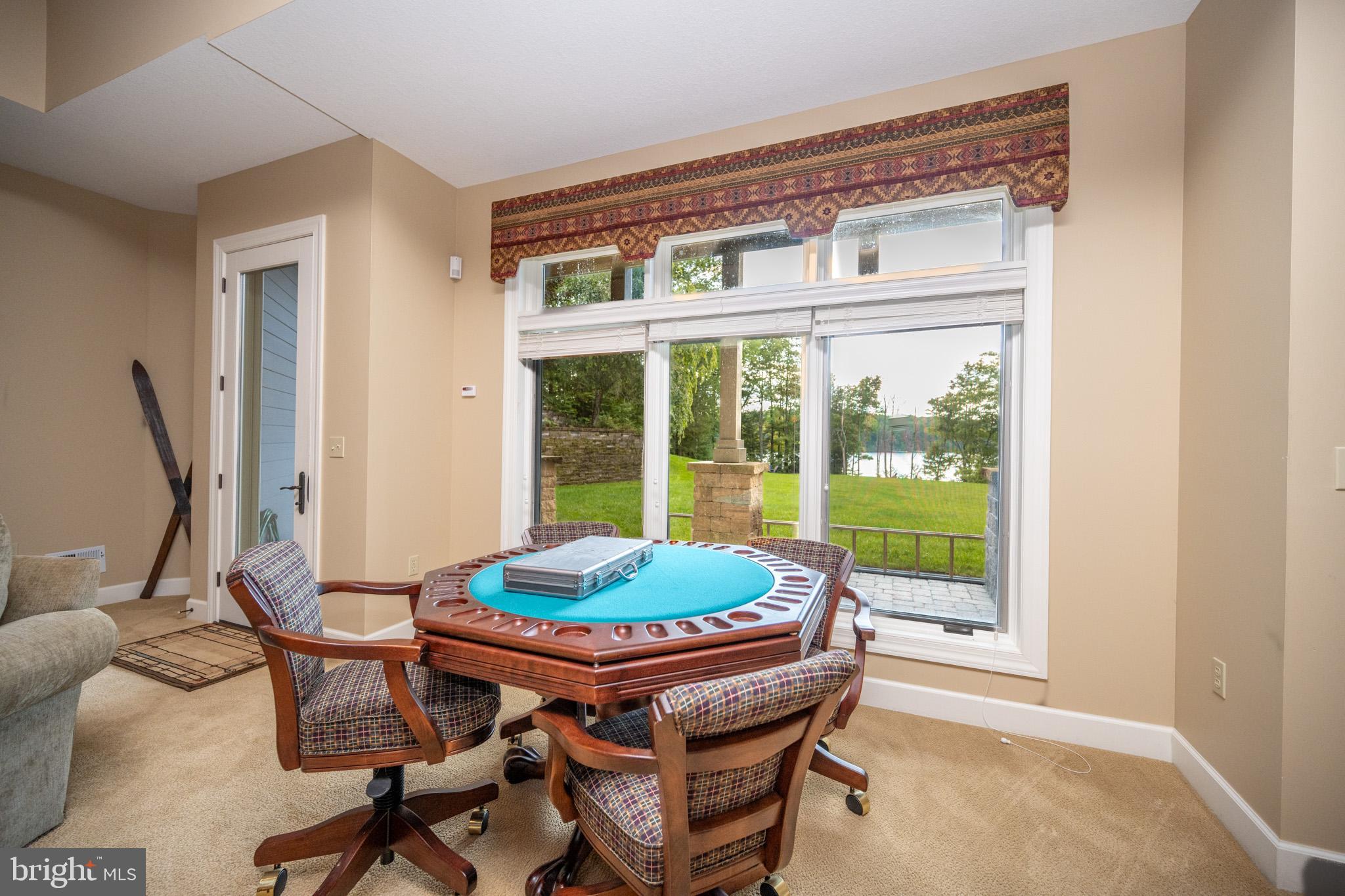 SANDY BEACH - Residential