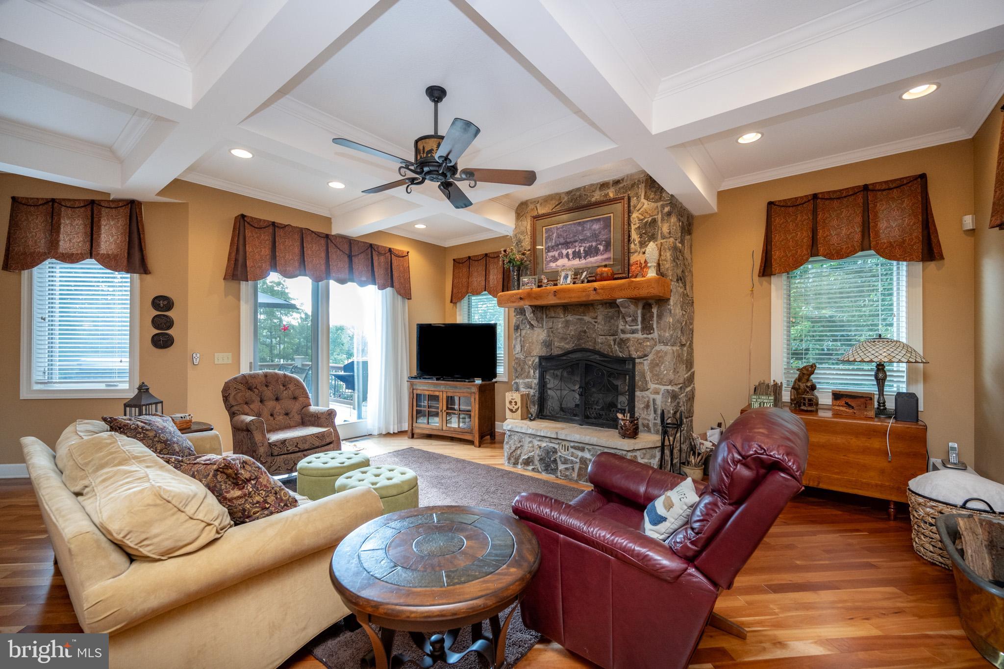 SANDY BEACH - Residential