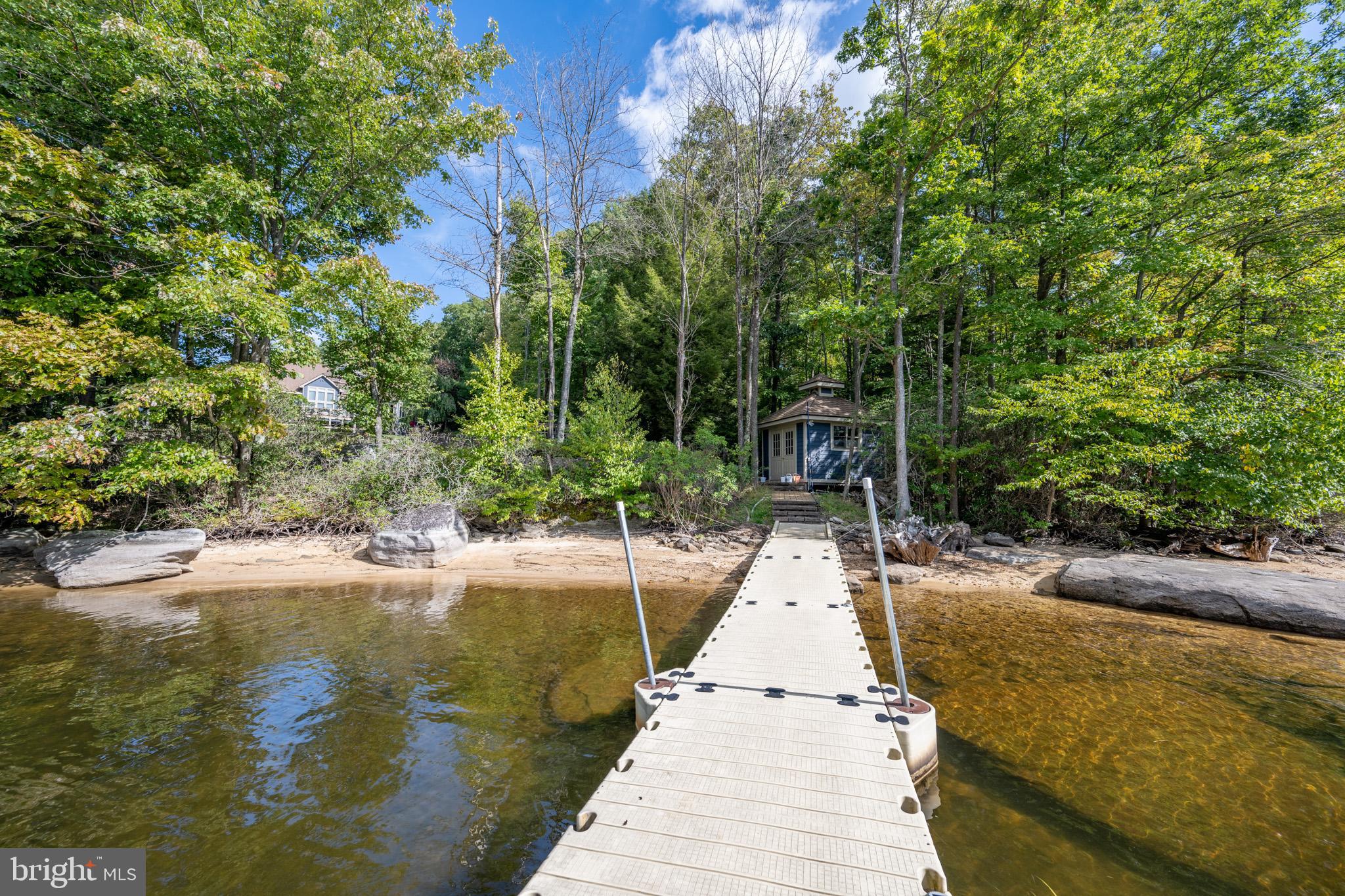 SANDY BEACH - Residential