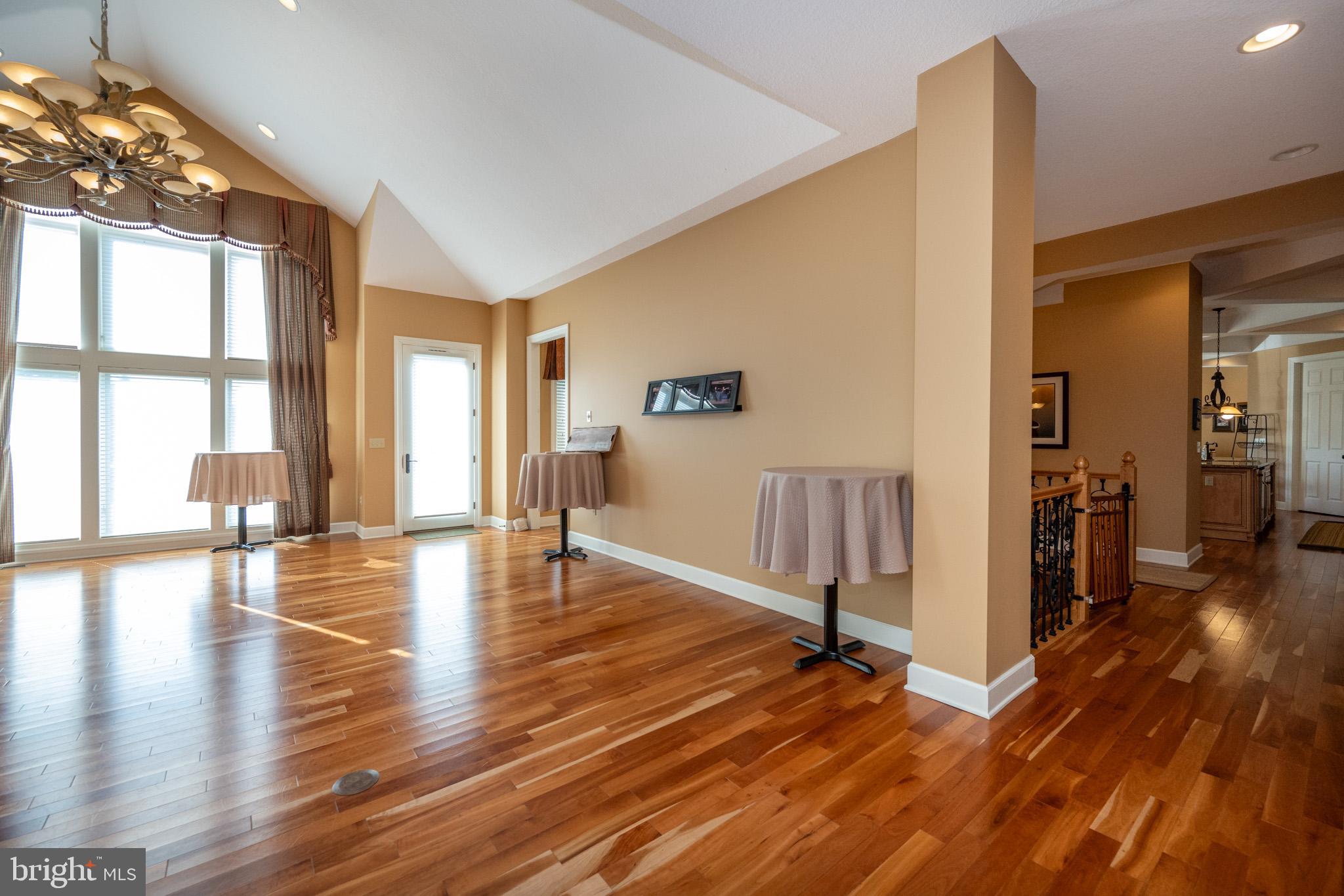 SANDY BEACH - Residential