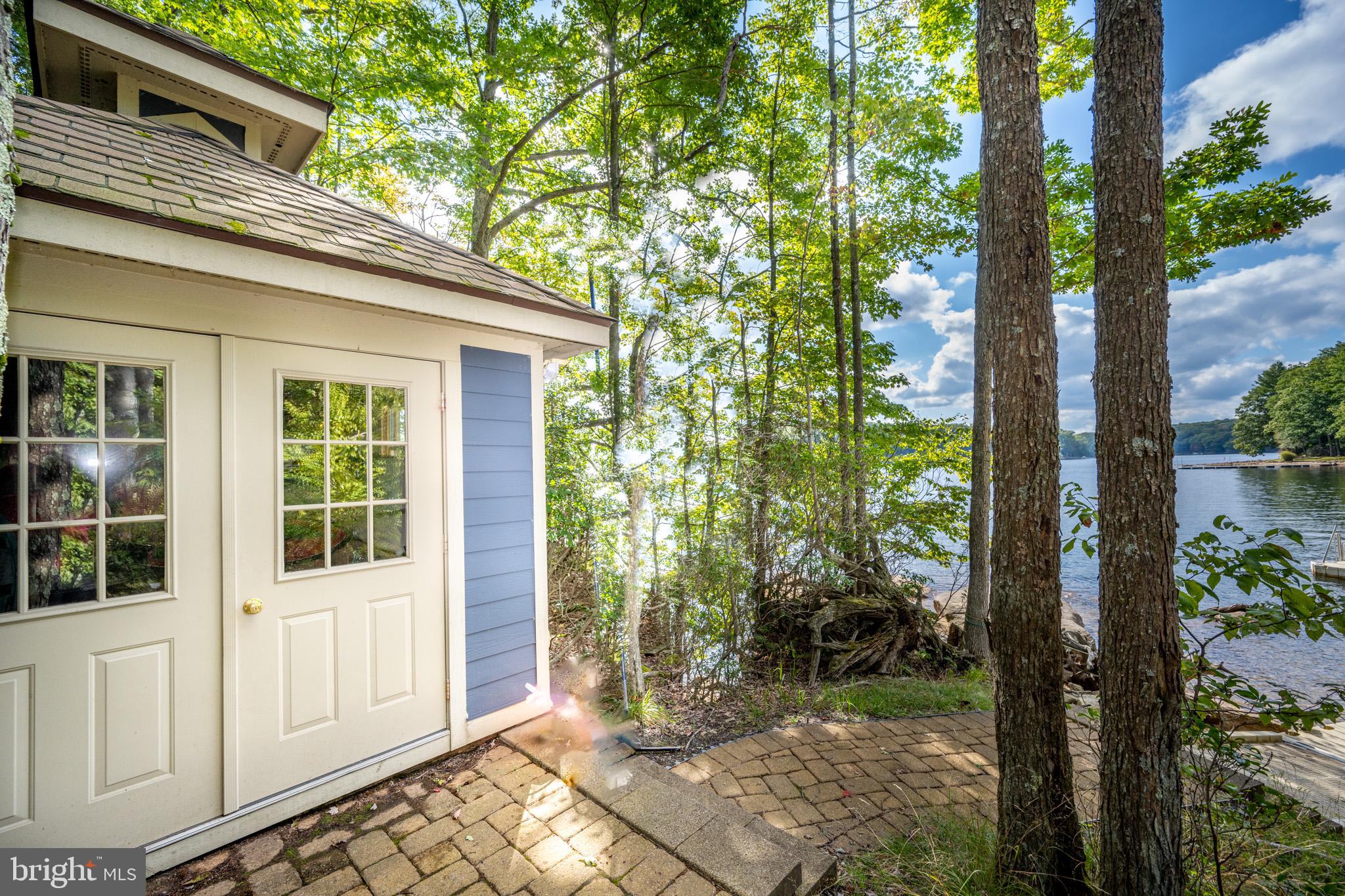 SANDY BEACH - Residential