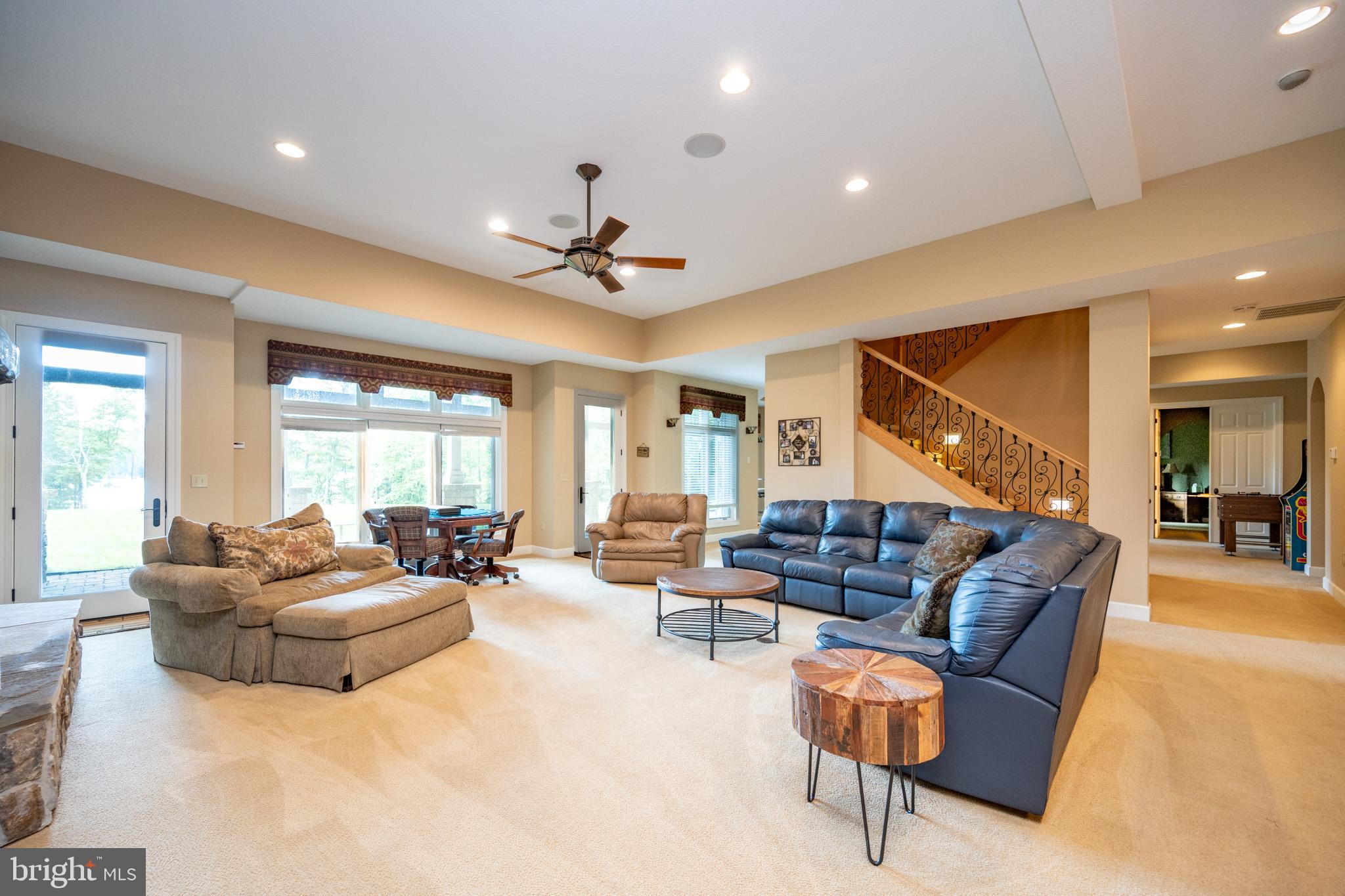 SANDY BEACH - Residential