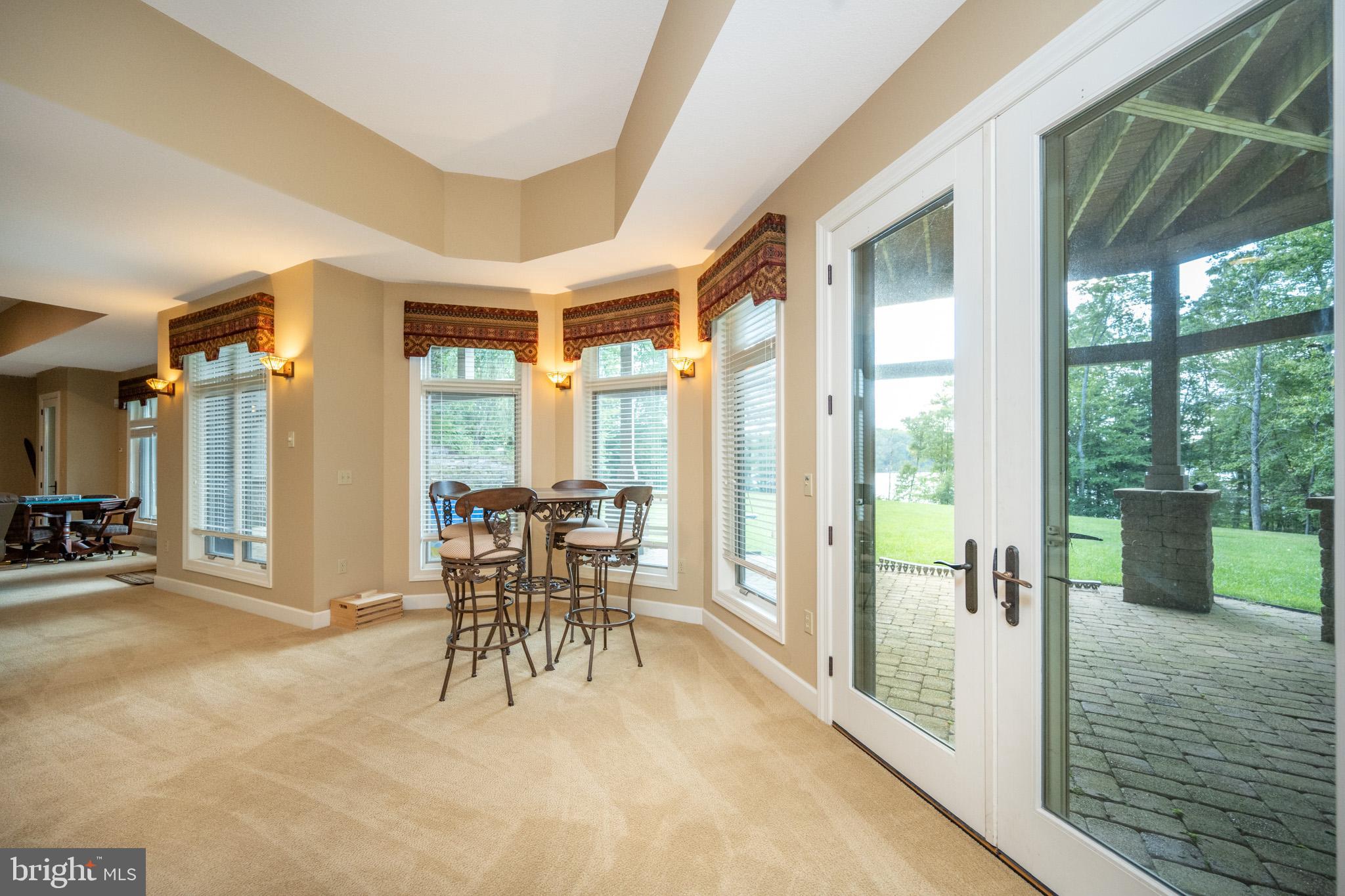 SANDY BEACH - Residential