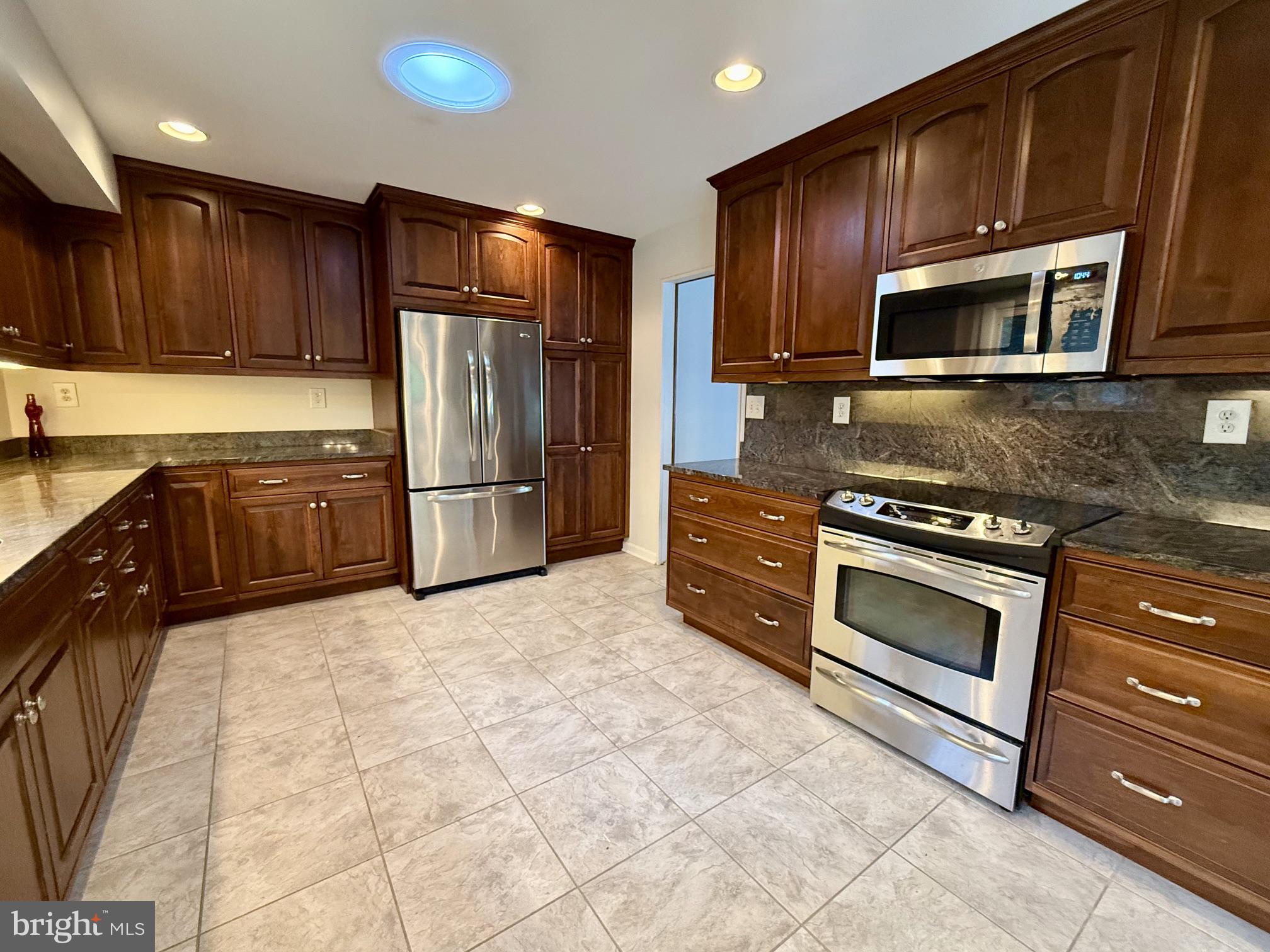 40582 PORT PLACE