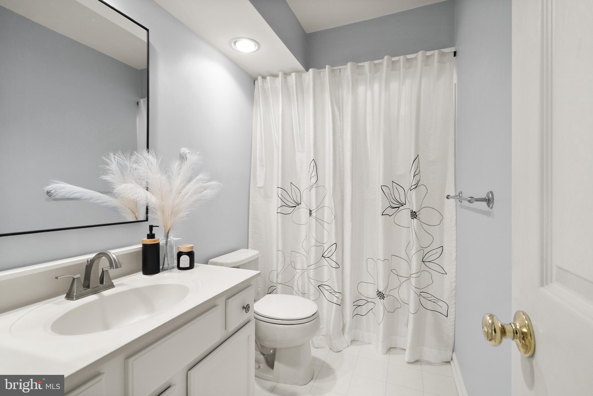 ALEXANDRAS GROVE AT BELMONT - Residential