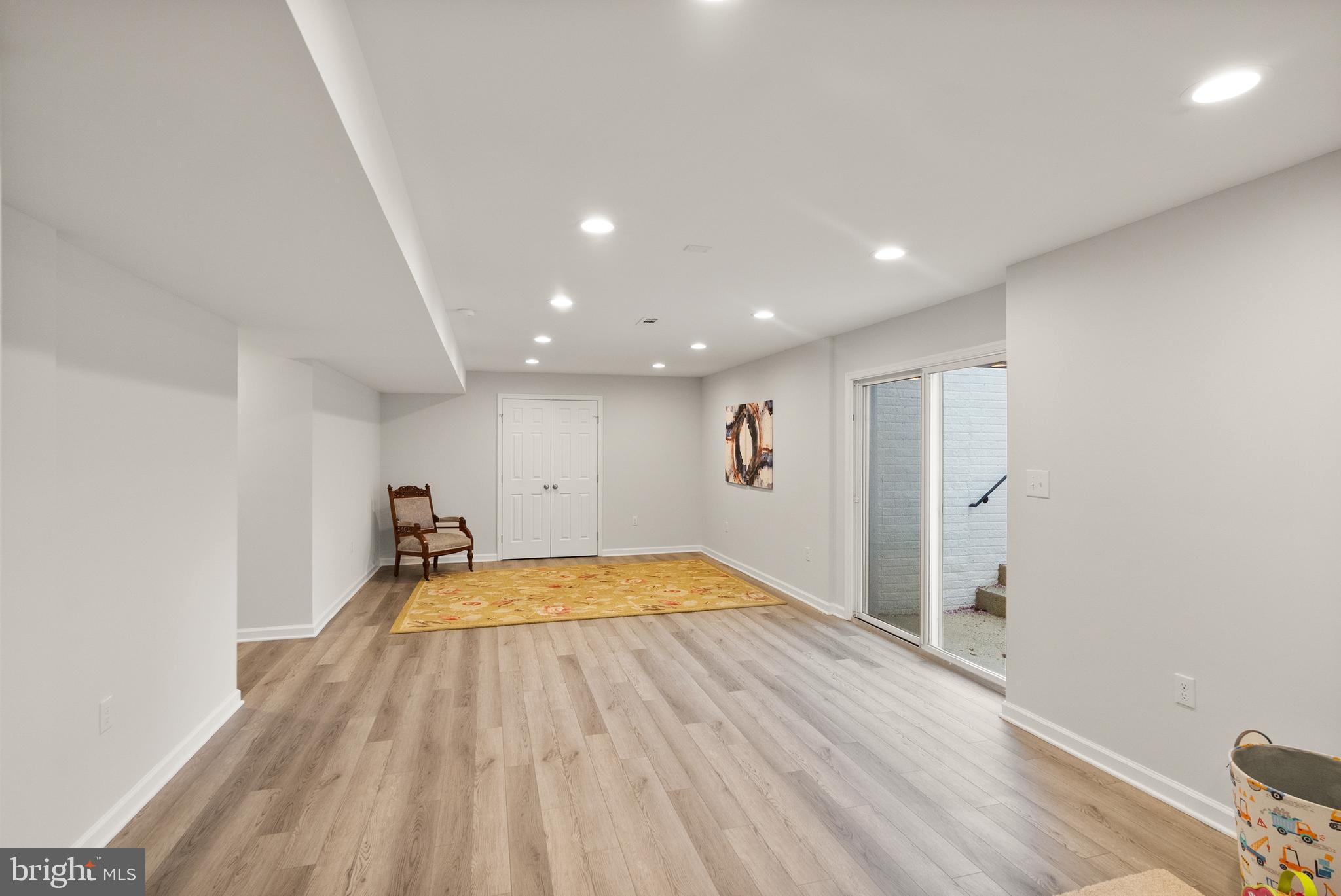 ALEXANDRAS GROVE AT BELMONT - Residential