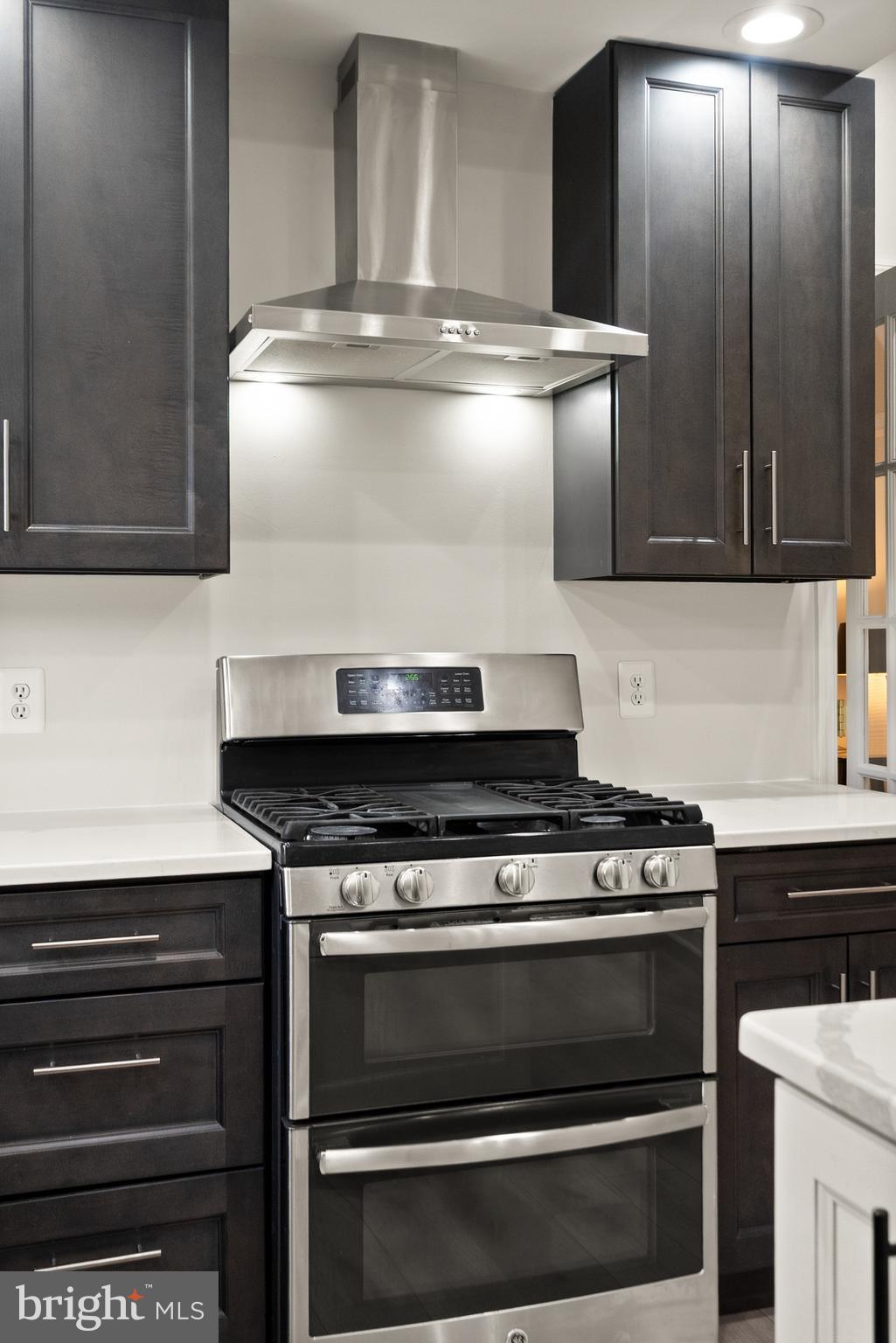 ALEXANDRAS GROVE AT BELMONT - Residential