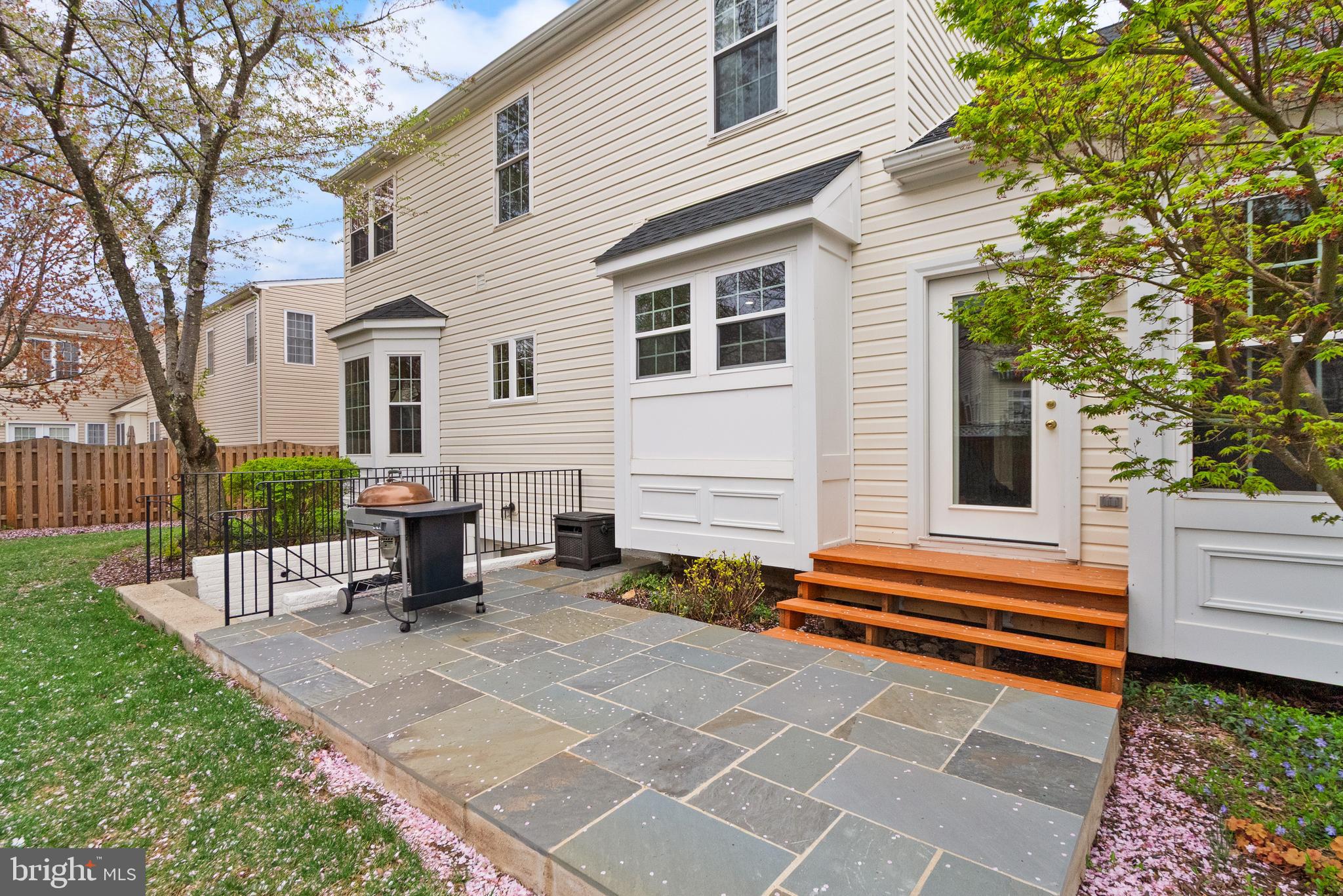 ALEXANDRAS GROVE AT BELMONT - Residential