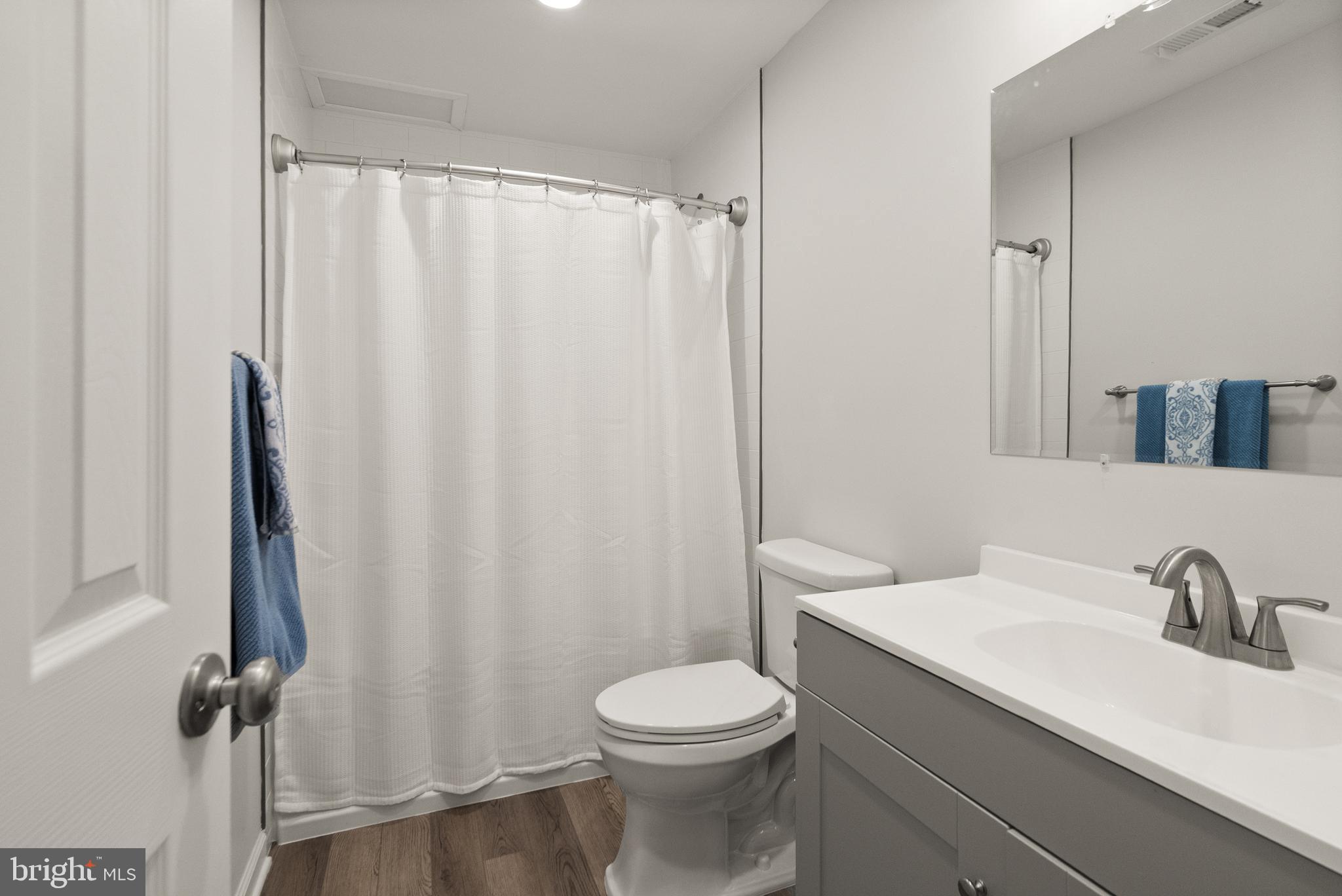 ALEXANDRAS GROVE AT BELMONT - Residential