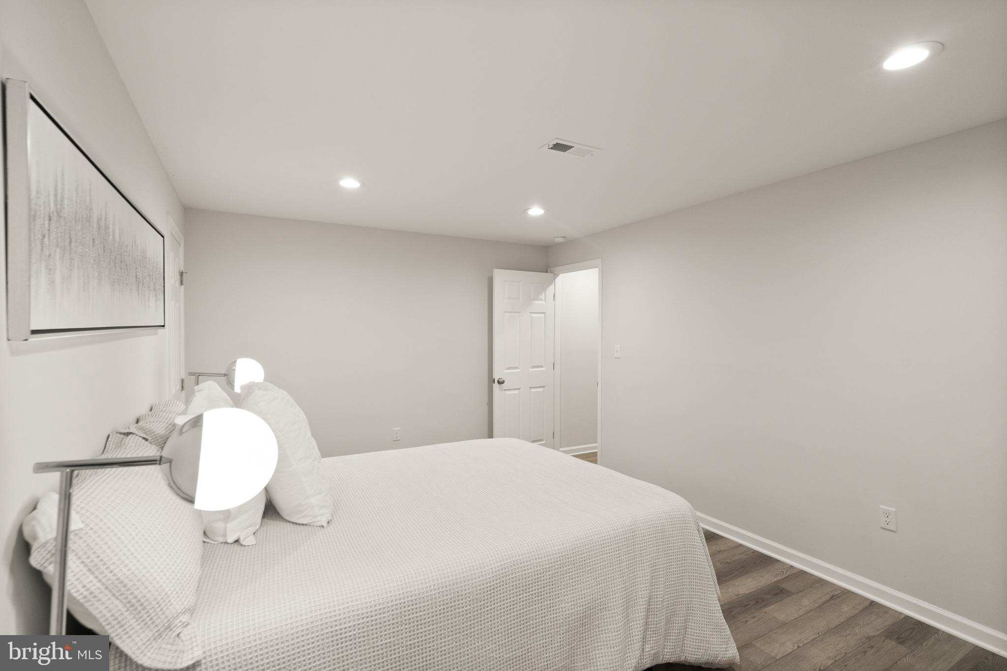 ALEXANDRAS GROVE AT BELMONT - Residential