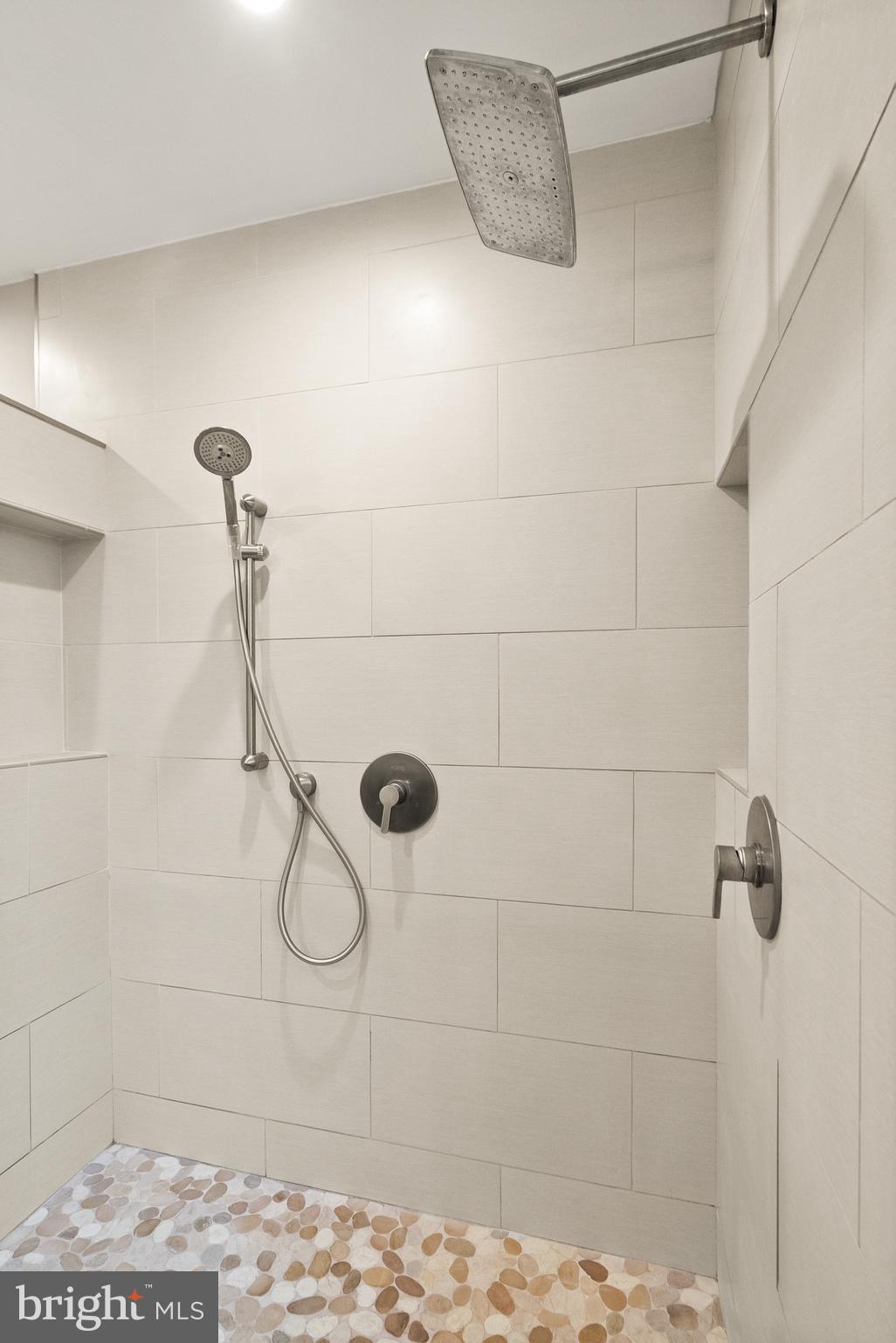 ALEXANDRAS GROVE AT BELMONT - Residential