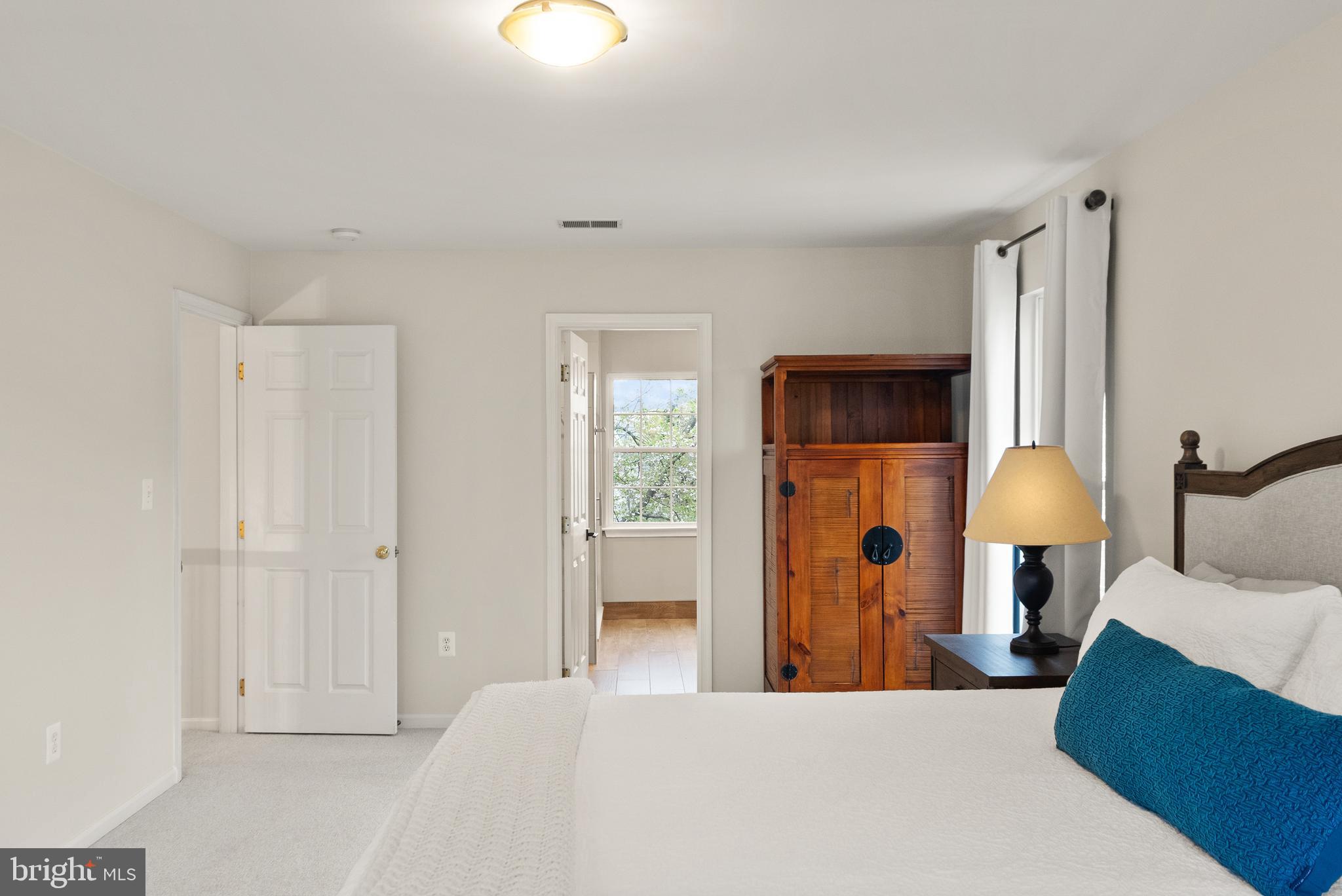 ALEXANDRAS GROVE AT BELMONT - Residential