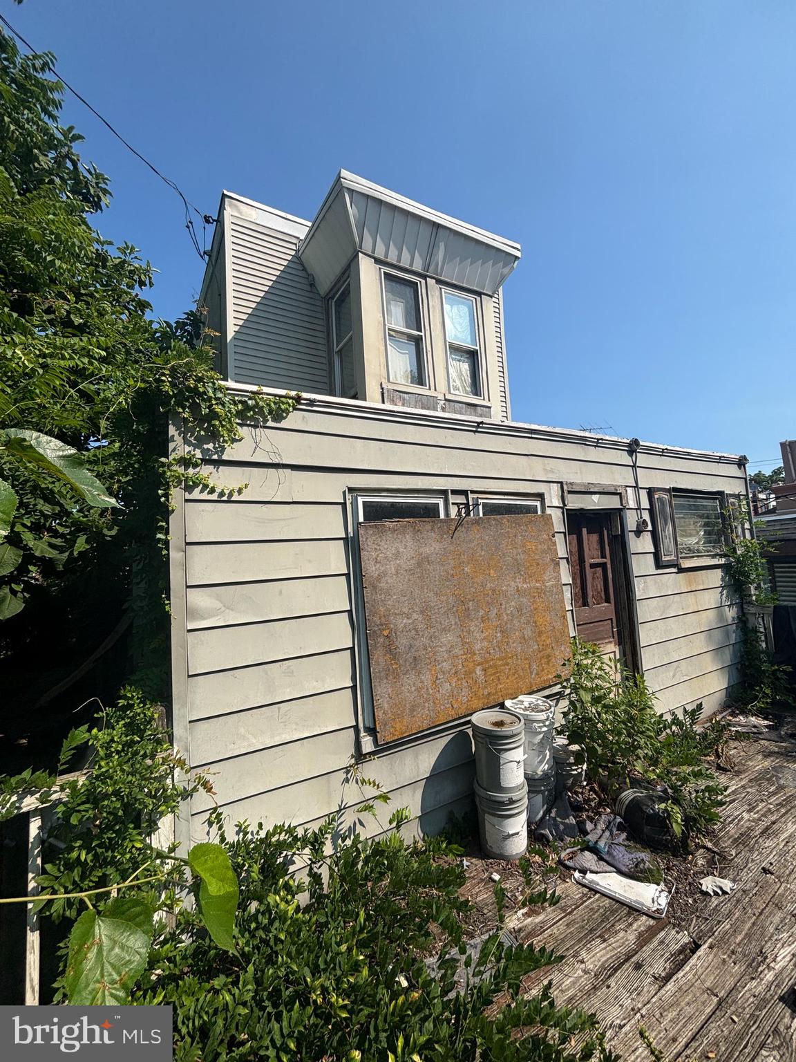 WISSAHICKON - Commercial Sale