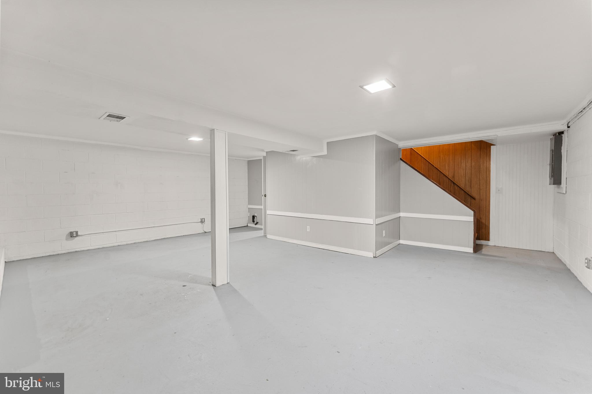 BELL AIR HEIGHTS - Residential Lease