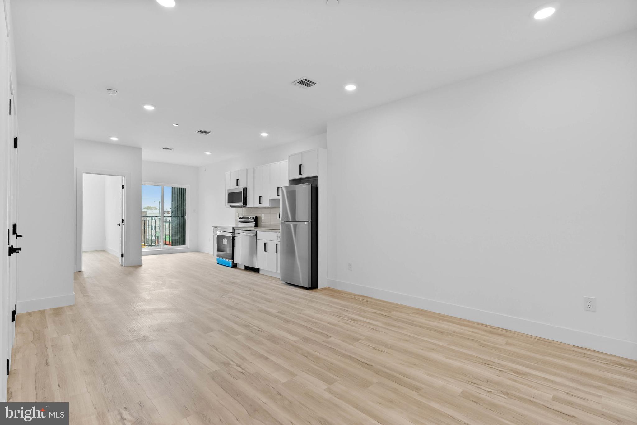 NORRIS SQUARE - Residential Lease