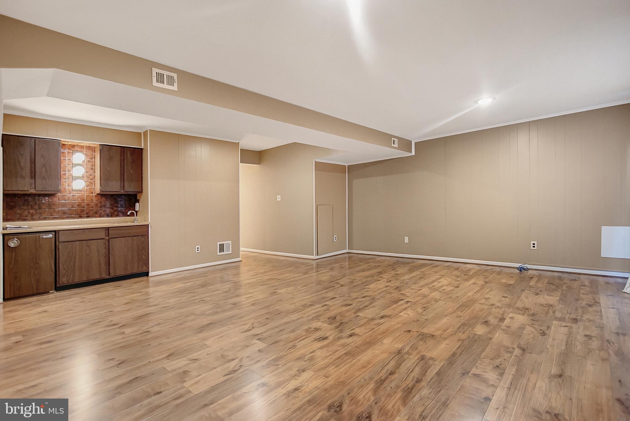 GOVERNORS LANDING - Residential