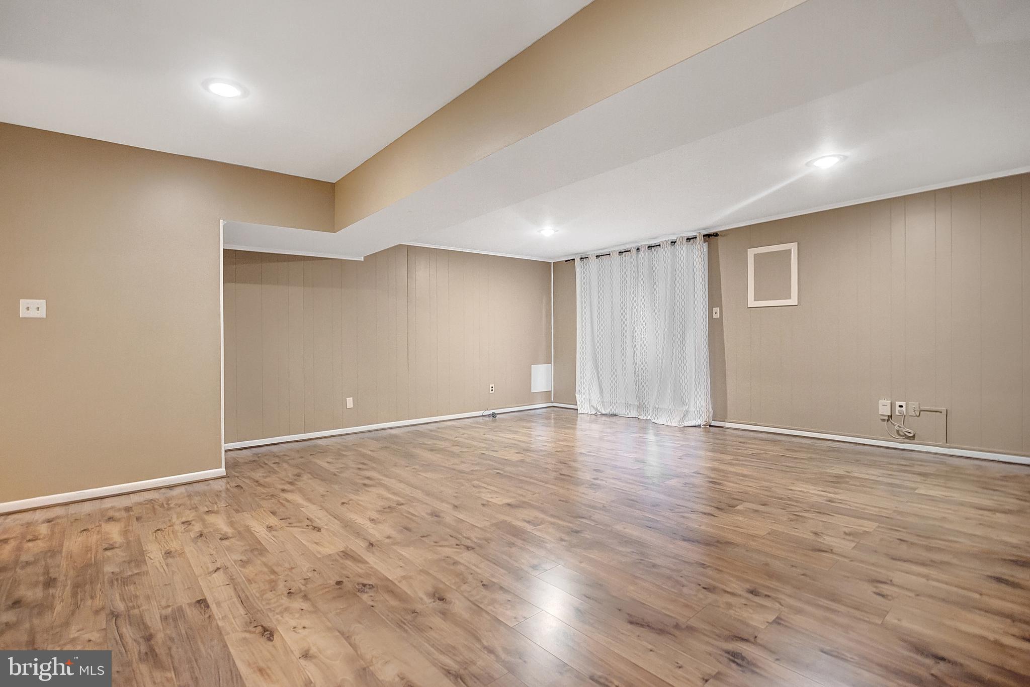 GOVERNORS LANDING - Residential