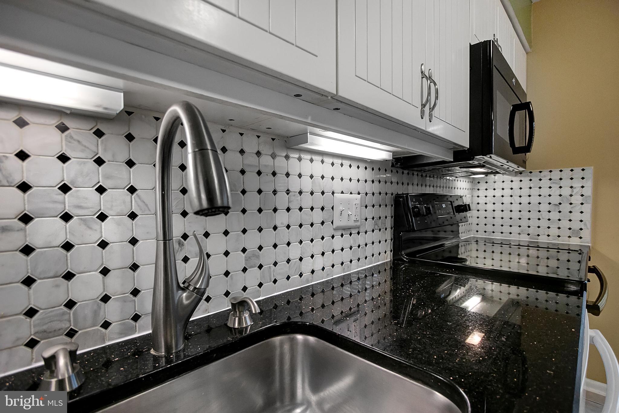 GOVERNORS LANDING - Residential