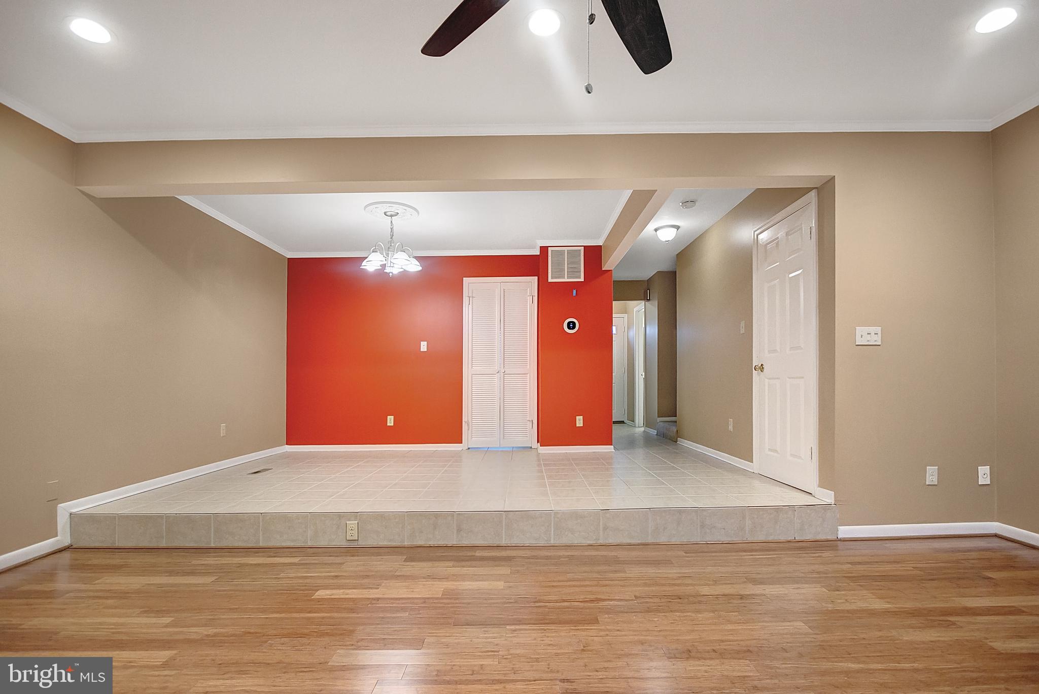 GOVERNORS LANDING - Residential