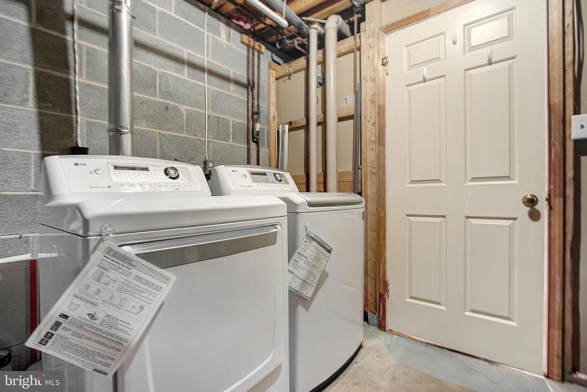 GOVERNORS LANDING - Residential