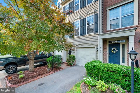 8151 DOVE COTTAGE COURT LORTON VA 22079