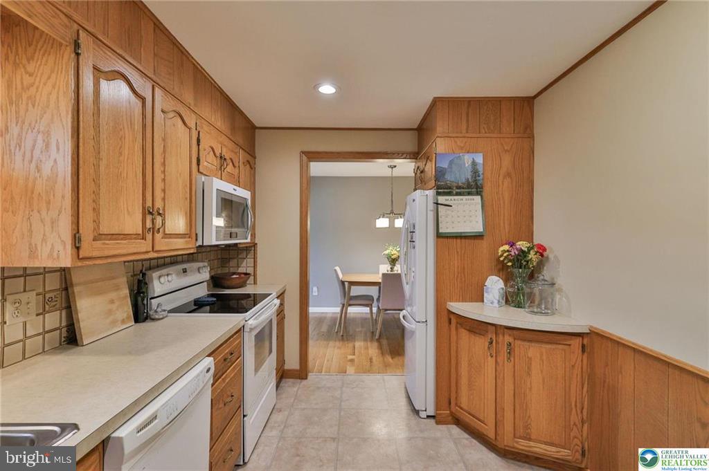 ANCIENT OAK SOUTH - Residential