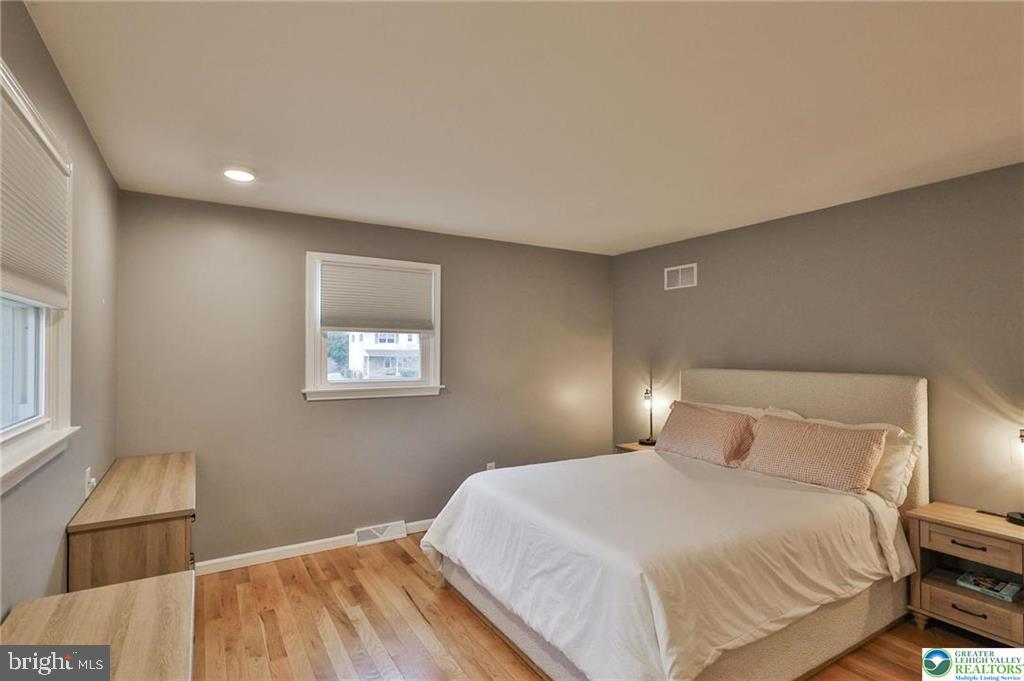 ANCIENT OAK SOUTH - Residential