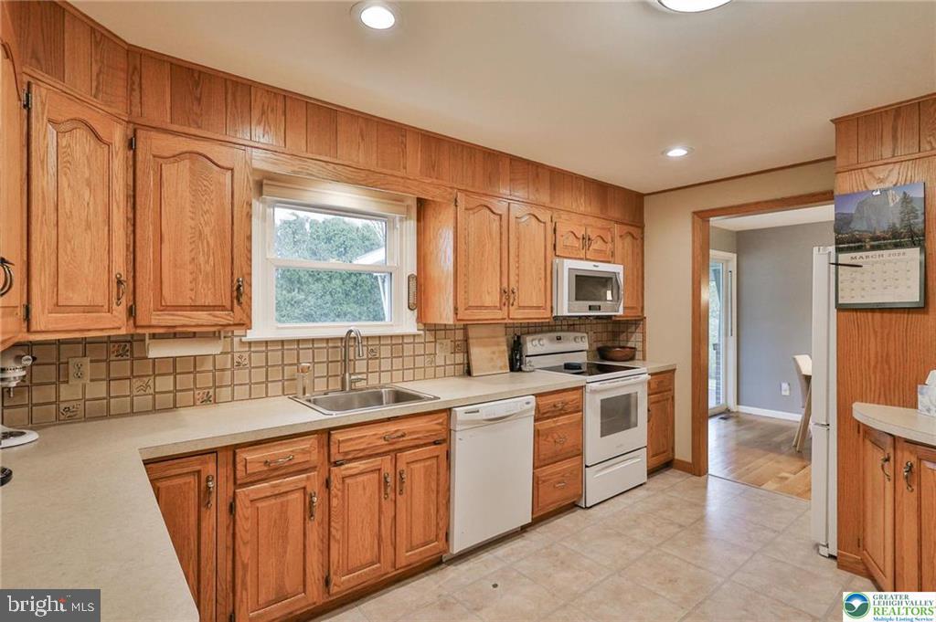 ANCIENT OAK SOUTH - Residential