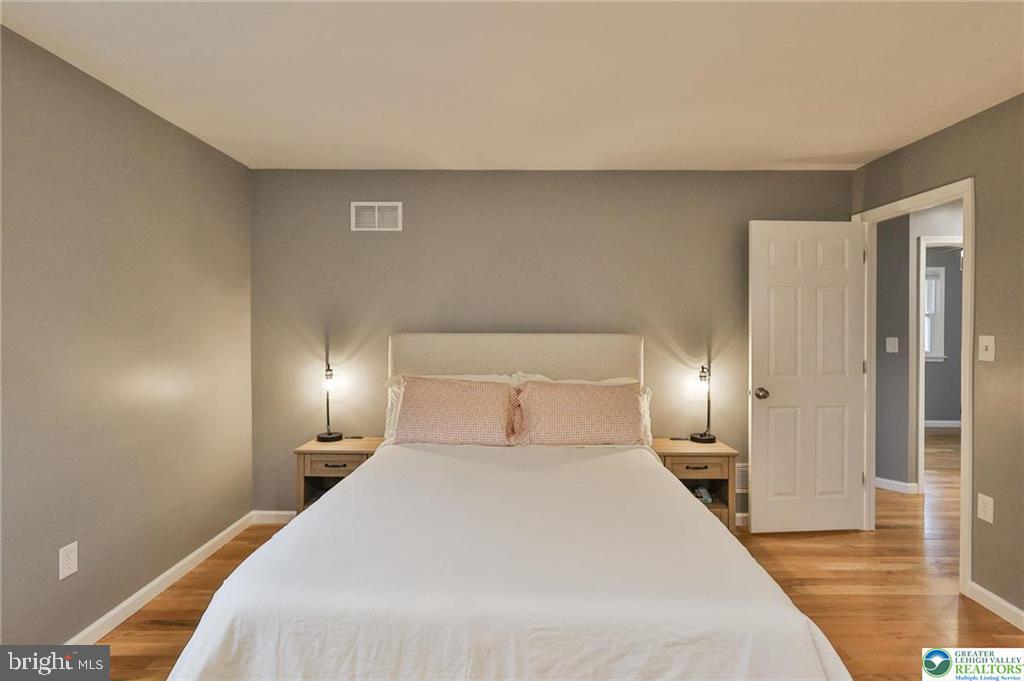 ANCIENT OAK SOUTH - Residential