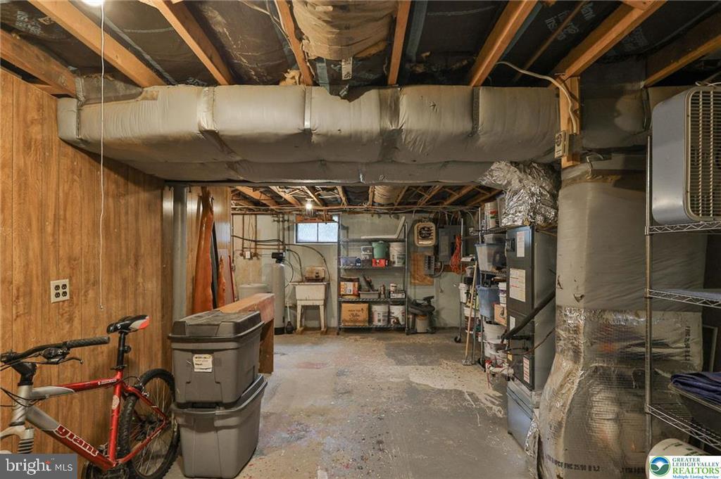 ANCIENT OAK SOUTH - Residential