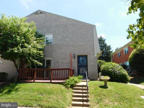 9538 Hagel Circle Unit C, Lorton, VA MLS: VAFX2340188