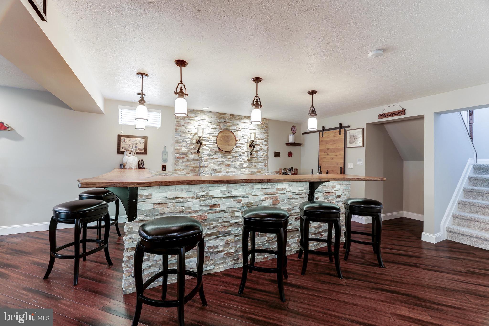 FOUR SEASONS IN HISTORIC VIRGINIA - Residential