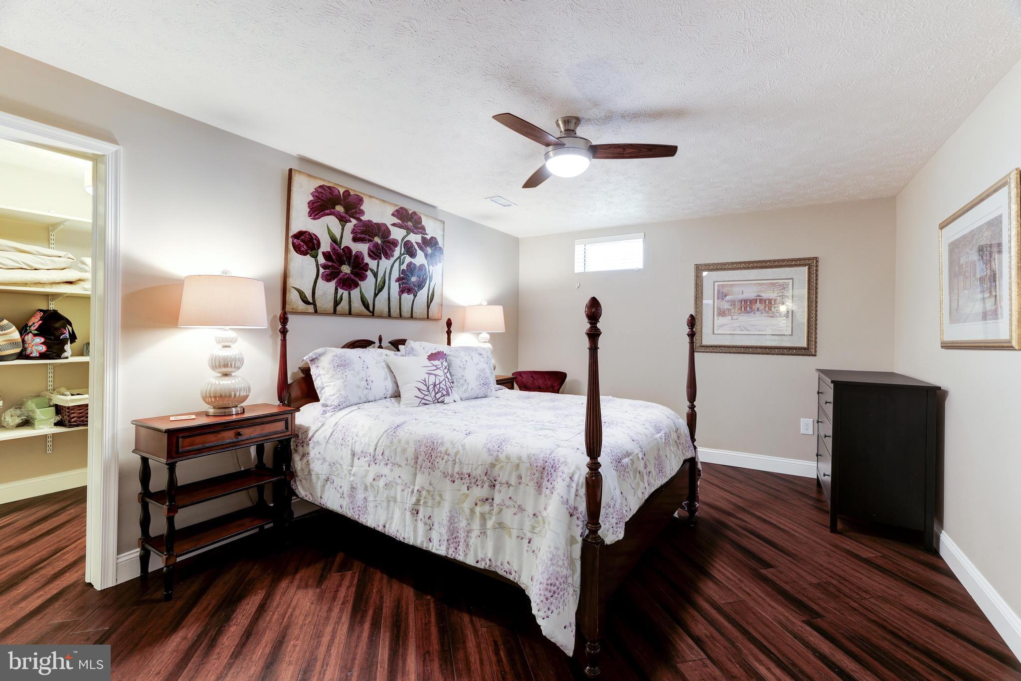 FOUR SEASONS IN HISTORIC VIRGINIA - Residential