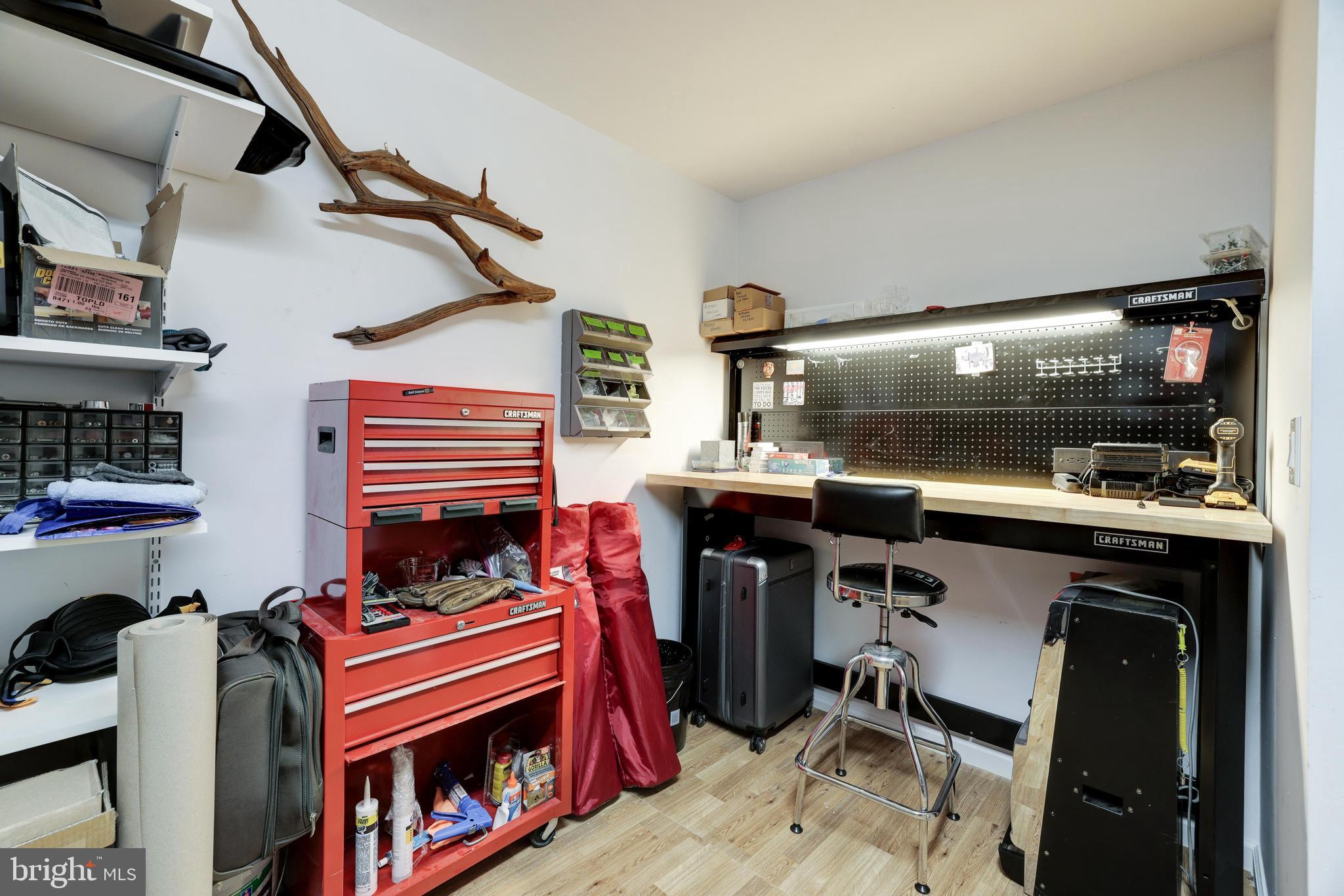 FOUR SEASONS IN HISTORIC VIRGINIA - Residential